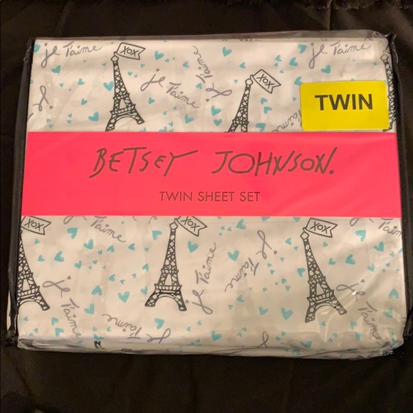 Betsey Johnson Other - Betsey Johnson twin sheet set Eiffel Tower France Betsey Johnson Other - Betsey Johnson twin sheet set Eiffel Tower France